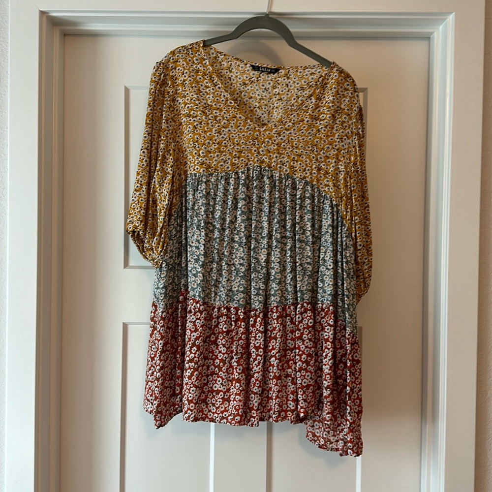 Colorblock Floral Swing Blouse